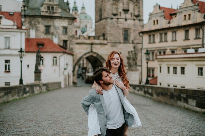 photographer-in-prague-couple-engagement-portrait-photoshoot