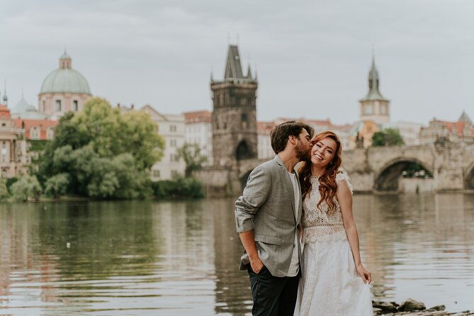 photographer-in-prague-couple-engagement-portrait-photoshoot