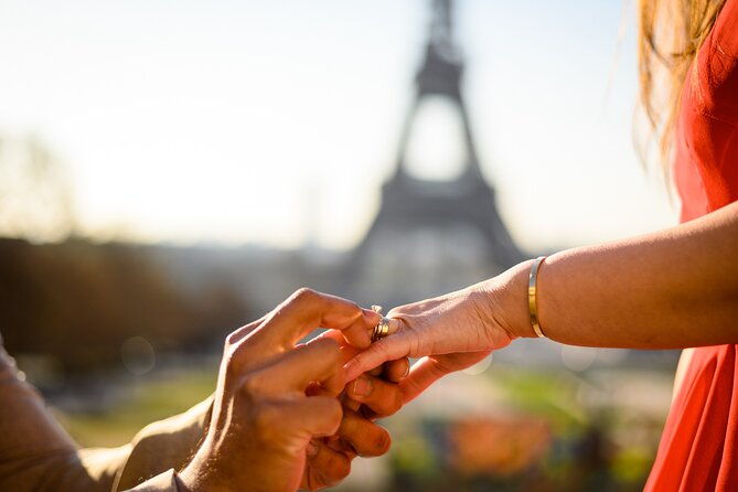 photographer-professional-photo-shoot-eiffel-tower