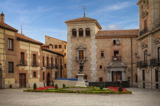 Photographic tour of Madrid with a professional photographer - Why Choose This Photographic Tour?
