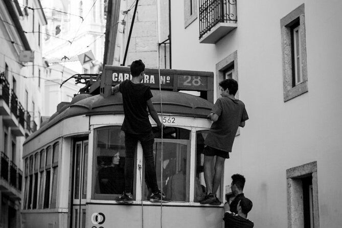 photography-workshop-tour-in-alfama-lisbon-2