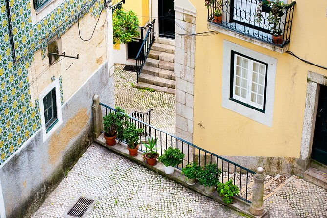 photography-workshop-tour-in-alfama-lisbon