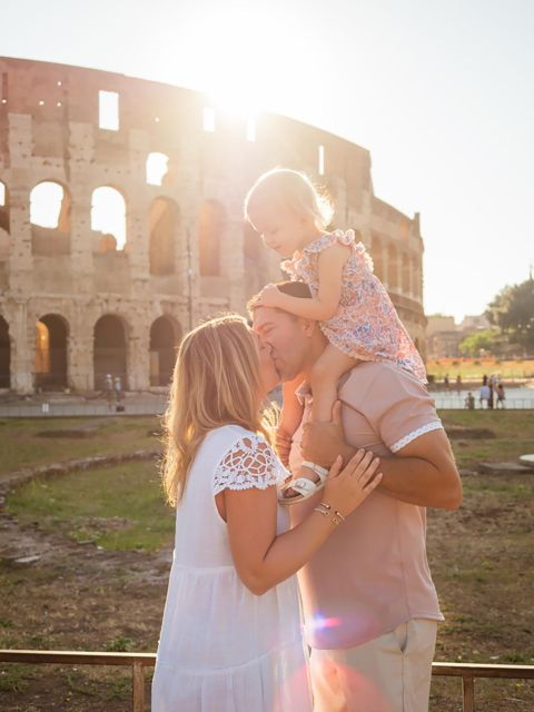 photoshoot-from-trevi-fountain-to-colosseum-with-a-local