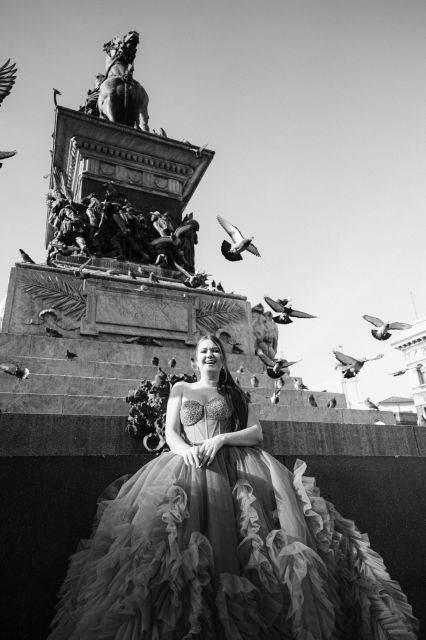 photoshoot-with-a-fairytale-dress-in-the-heart-of-milan