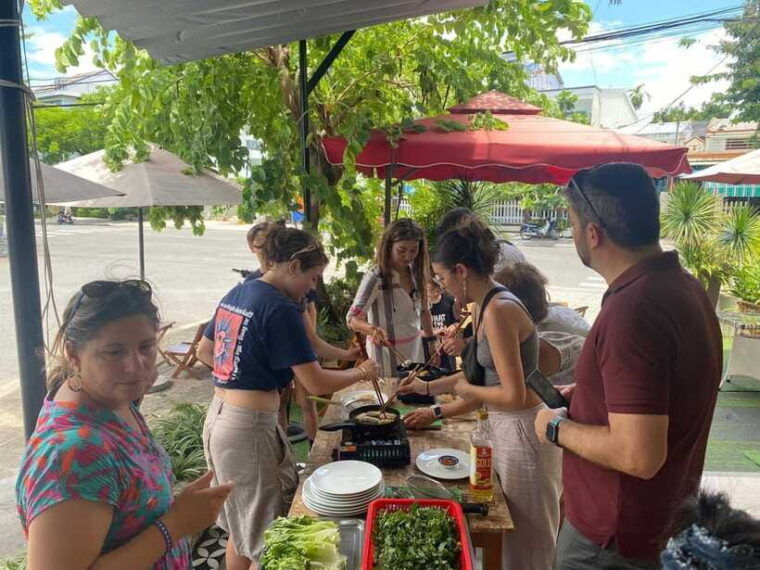 phu-chiem-village-cookeryhoi-an-market-tour-cooking-class