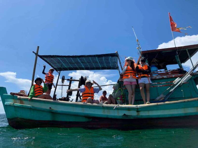 phu-quoc-fisherman-experience-the-life-of-floating-village