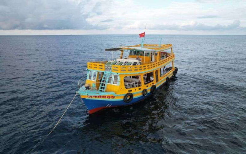 phu-quoc-island-hopping-and-snorkeling-boat-tour