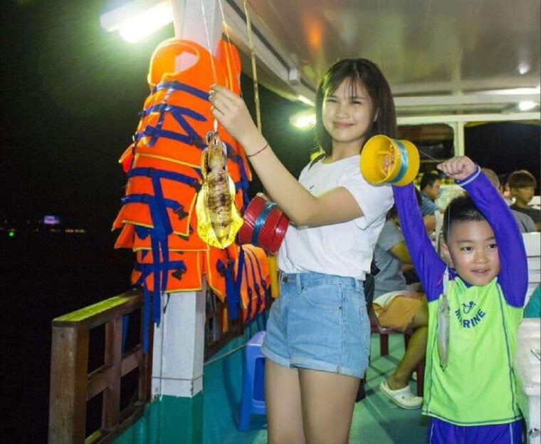 phu-quoc-night-squid-fishing-tour-with-dinner
