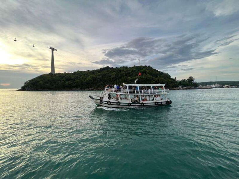 phu-quoc-sunset-night-squid-fishing-tour
