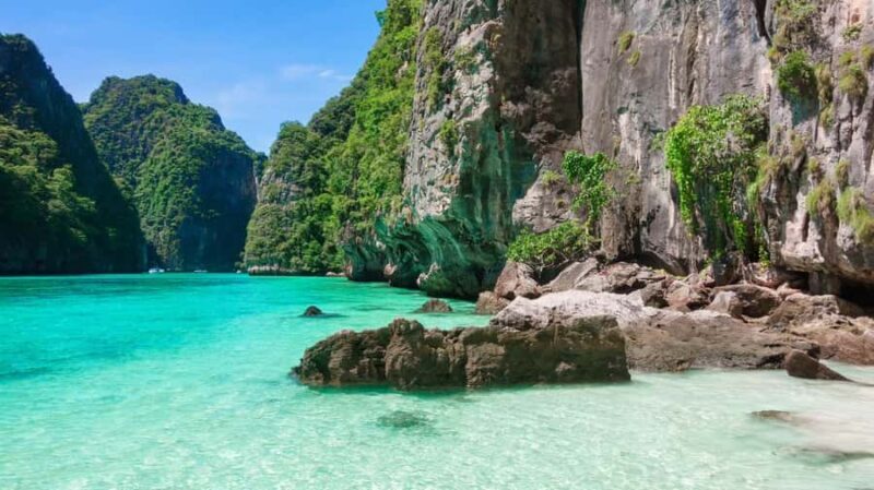 Phuket 5 Islands: Phi Phi & Bamboo+Snorkeling+After-Sun SPA - Phi Phi Islands: Lunch and Iconic Sights
