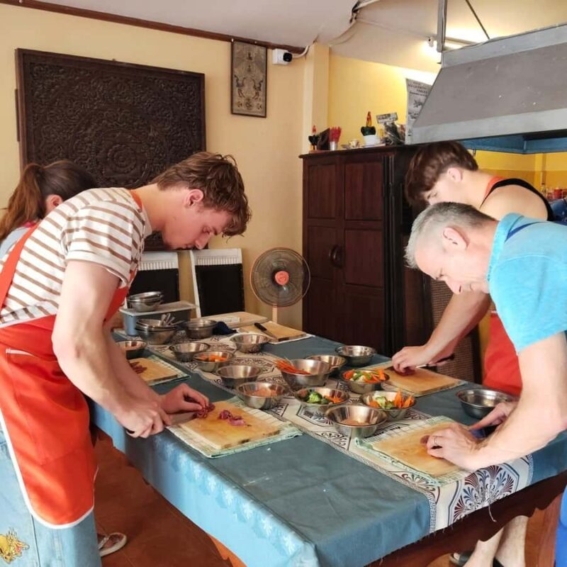 Phuket: Authentic Thai Cooking Class with Thai Local Family - Key Points