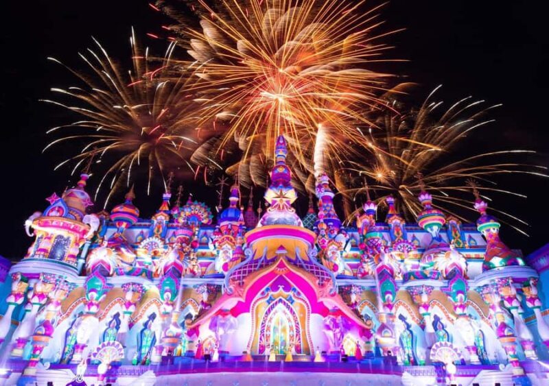 Phuket: Carnival Magic Show and Dinner Combo - Key Points