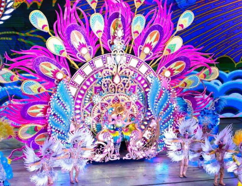 phuket-carnival-magic-show-royal-seat-with-dinner