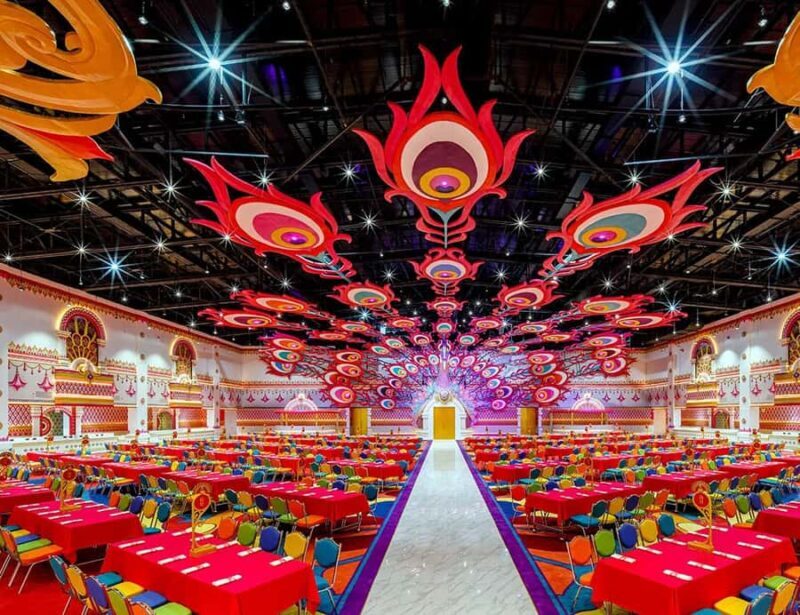 Phuket: Carnival Magic Show with Buffet Dinner - The Itinerary Breakdown