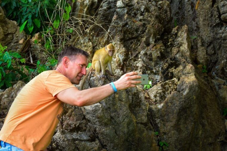 phuket-cheow-lan-lake-overnight-with-elephant-day-care