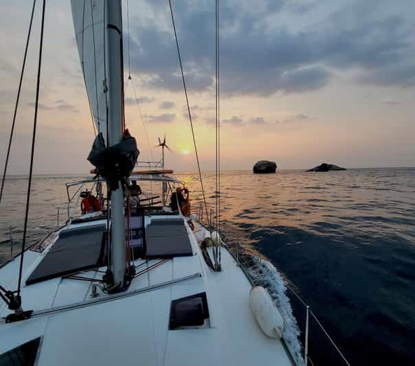 phuket-day-sail-private-charter-crew-food-included