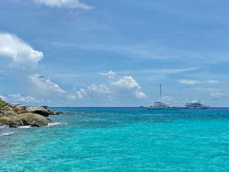 phuket-day-trip-to-coral-and-racha-island-by-speedboat