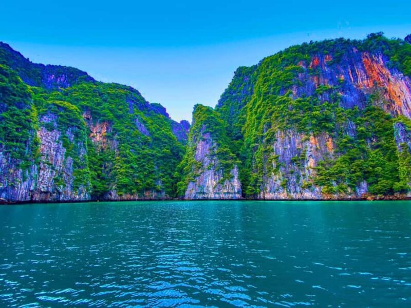 Phuket: Early Speedboat to Phi Phi, Bamboo, Snorkel & Lunch - Lunch and Relaxation on Bamboo Island