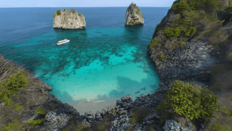phuket-koh-rok-and-koh-haa-islands-queen-of-andaman
