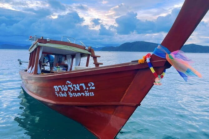 Phuket Luxury Traditional Boat Ride/Coral Island 08.30AM-01.30PM - Key Points
