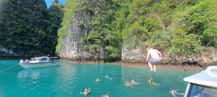 phuket-phi-phi-island-sunrise-group-speedboat-tour