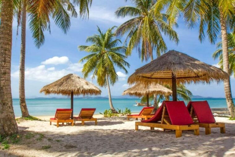 phuket-phi-phi-maya-bay-and-khai-island-with-buffet-lunch