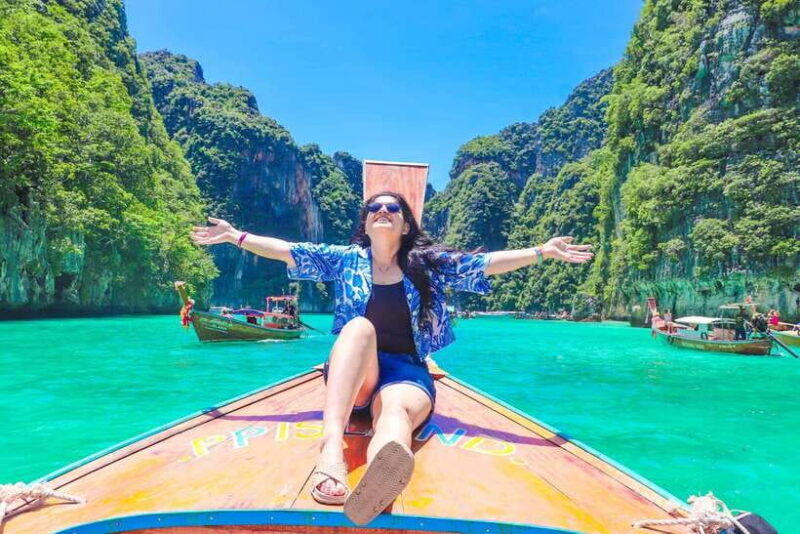 phuket-phiphi-maya-bay-khai-island-day-tour-by-speedboat