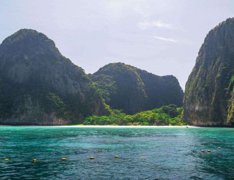 phuket-private-early-bird-charter-to-phi-phi-bamboo