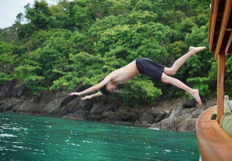 phuket-private-luxury-long-tail-boat-to-raya-and-coral