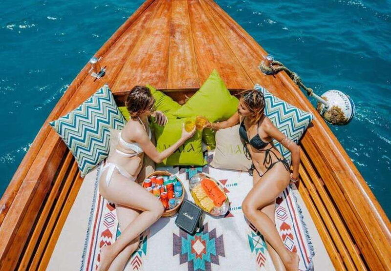 phuket-private-luxury-long-tail-boat-to-raya-and-coral