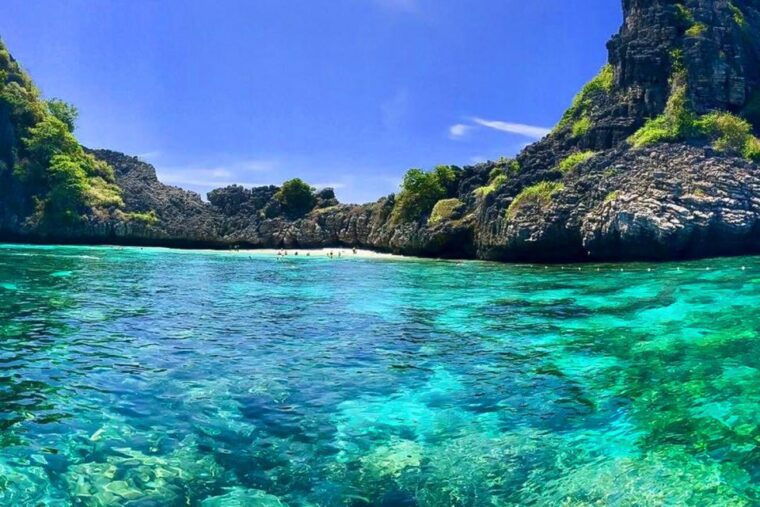 phuket-private-rok-island-and-haa-island-speedboat-charter
