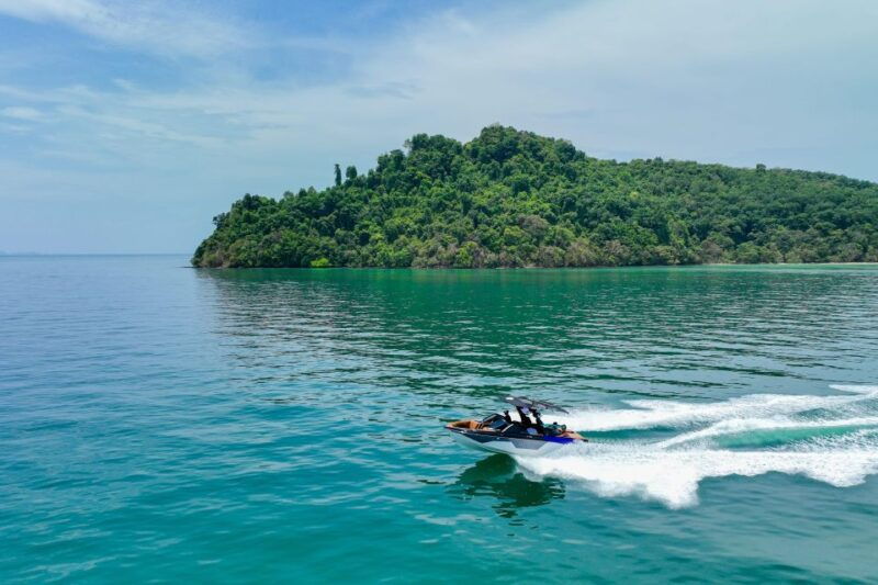 phuket-private-wakesurf-experience-by-malibu-boat