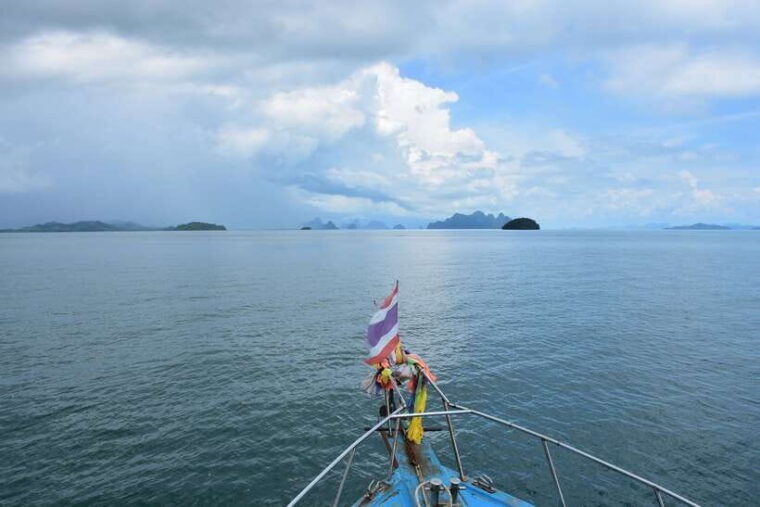 phuket-starlight-hong-sea-cave-glowing-plankton-by-kayak