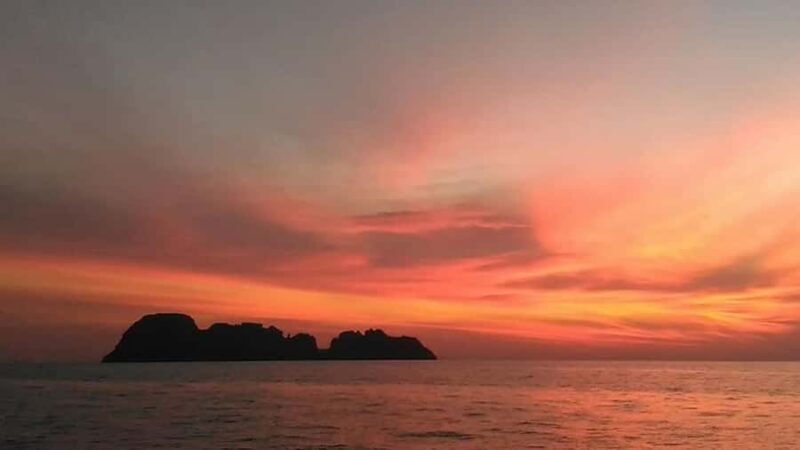 Phuket to Phi Phi Full-Day Luxury Speed Boat Charter - Key Points