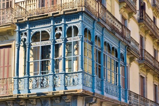 picasso-in-barcelona-max-6-people-walk-el-born-and-picasso-museum