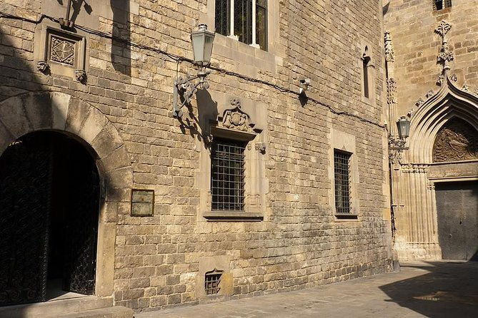 picasso-museum-private-walking-tour-of-born-or-gothic-quarter-2