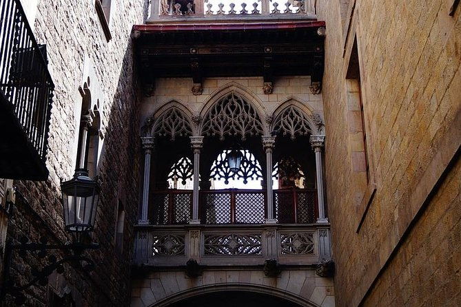 picasso-museum-private-walking-tour-of-born-or-gothic-quarter-2