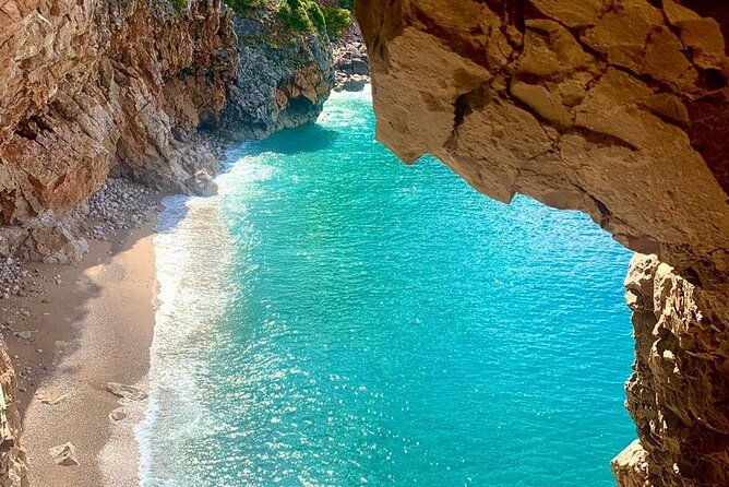 picnic-on-croatian-secret-beach