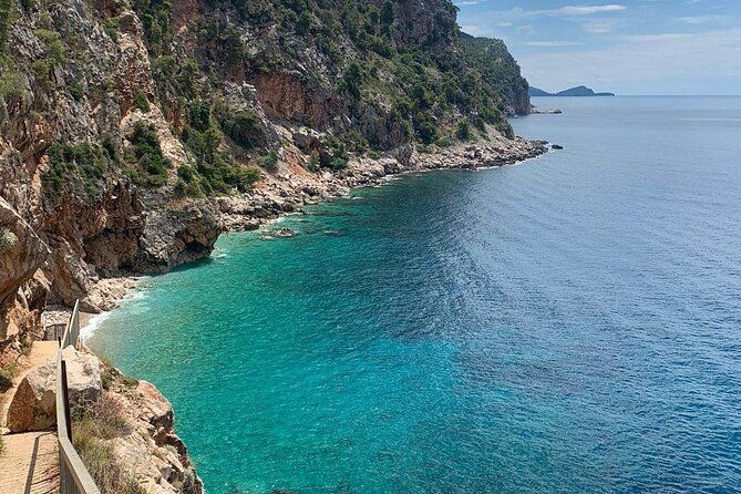 picnic-on-croatian-secret-beach
