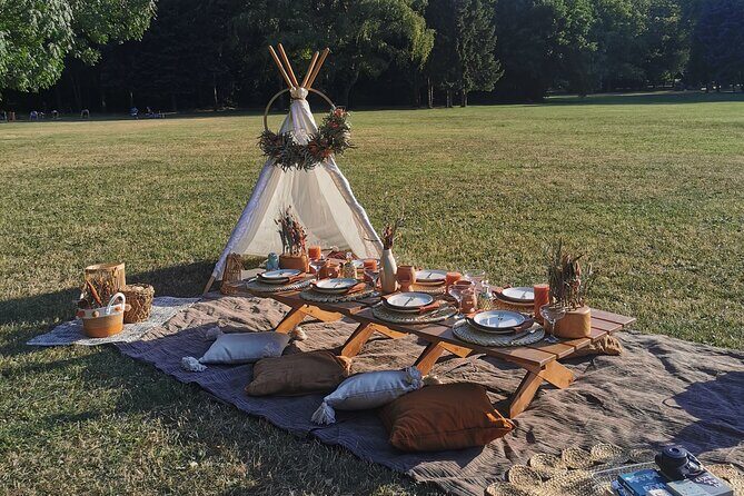 Picnics experience in Hungary - Unpacking the Picnic Experience in Budapest