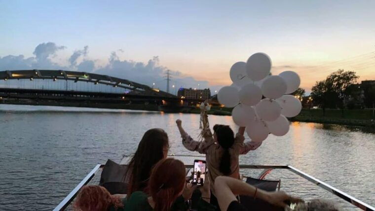 picturesque-cruise-on-the-vistula-in-the-heart-of-krakow