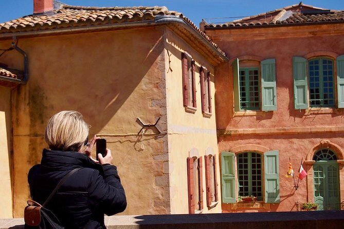 Picturesque Luberon - From AIX-EN-PROVENCE - The Sum Up