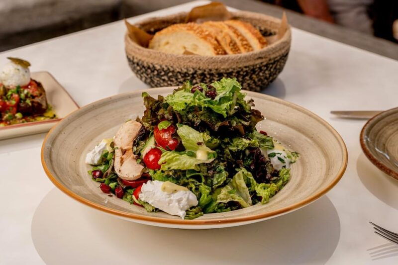 picturesque-santorini-tradition-and-culture-tour-in-spanish