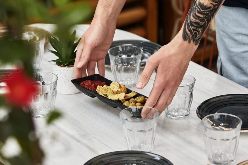 picturesque-santorini-tradition-and-culture-tour-in-spanish