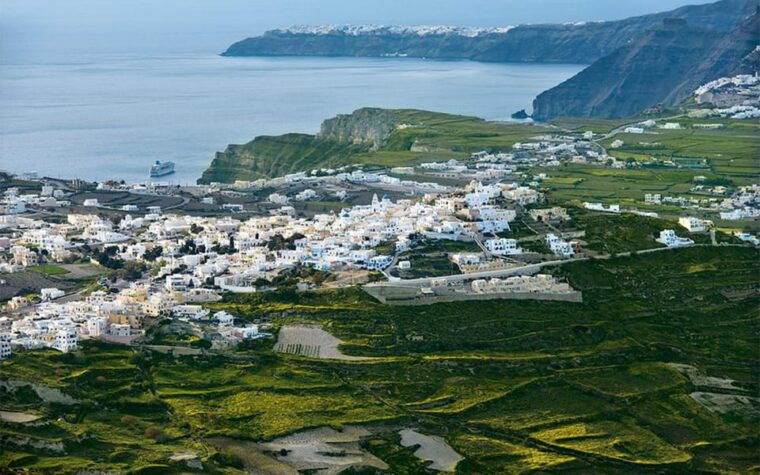 picturesque-santorini-tradition-and-culture-tour-in-spanish