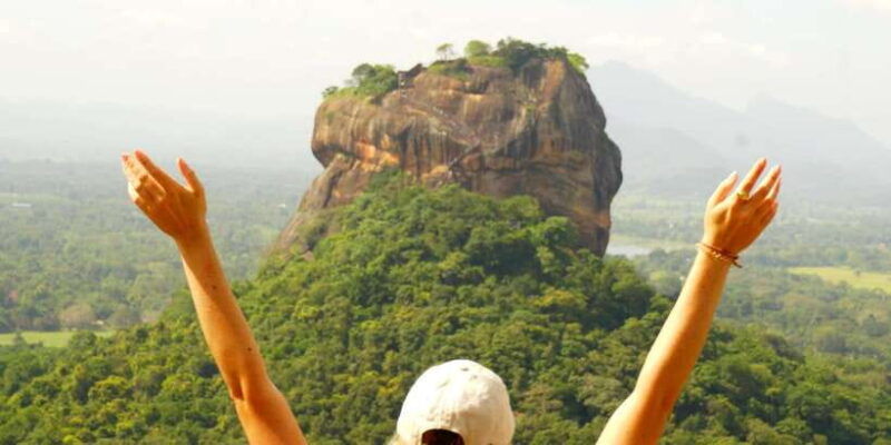 pidurangala-rock-sunrise-sunset-picnic-hike