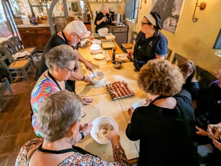 pienza-tuscan-cooking-class-of-homemade-pastas-and-cantucci