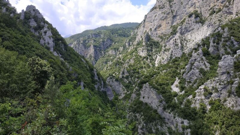 pieria-guided-hiking-tour-in-enipeas-gorge-of-mount-olympus