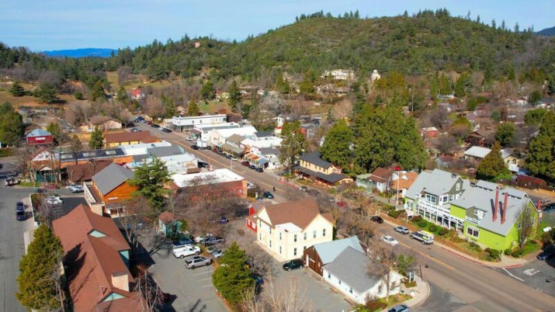 Pies & Pickaxes: A Historic Walking Tour of Julian, CA - Exploring the Julian Experience