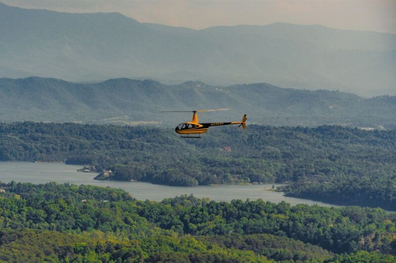 pigeon-forge-smoky-mountain-and-lake-helicopter-trip